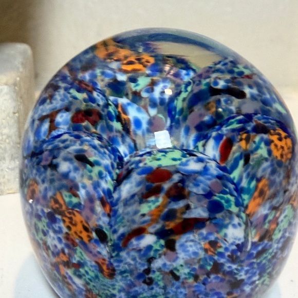 Vintage Gentile Art Glass Paperweight –  Handblown Mottled Glass - Picture 7 of 10